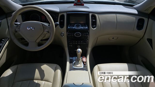 Infiniti EX — interior