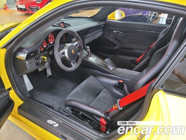 Porsche 911 — interior