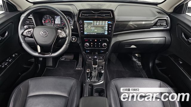 KG Mobility Tivoli — interior