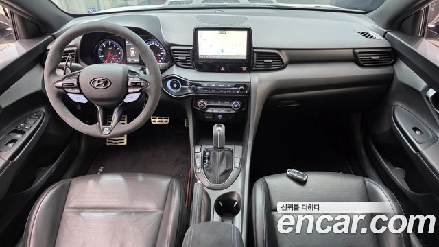 Hyundai Veloster — interior