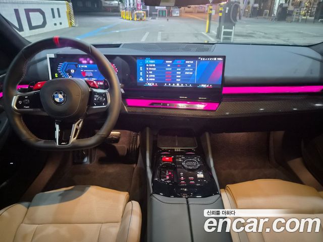 BMW M5 — interior