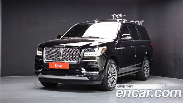 Lincoln Navigator — exterior
