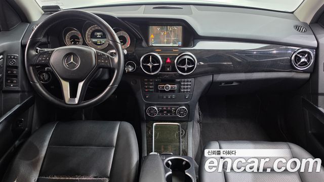 Mercedes-Benz GLK-Class — interior
