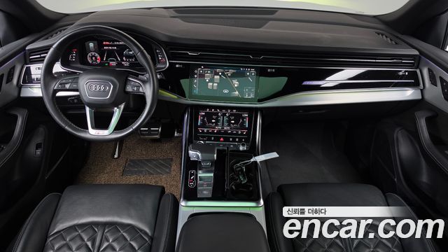 Audi Q8 — interior