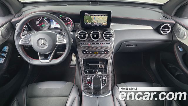 Mercedes-Benz GLC-Class — interior