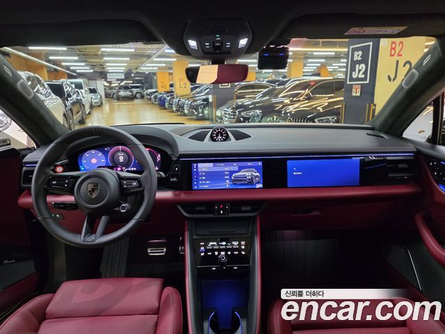 Porsche Macan — interior