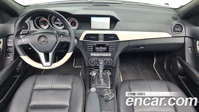 Mercedes-Benz C-Class — interior