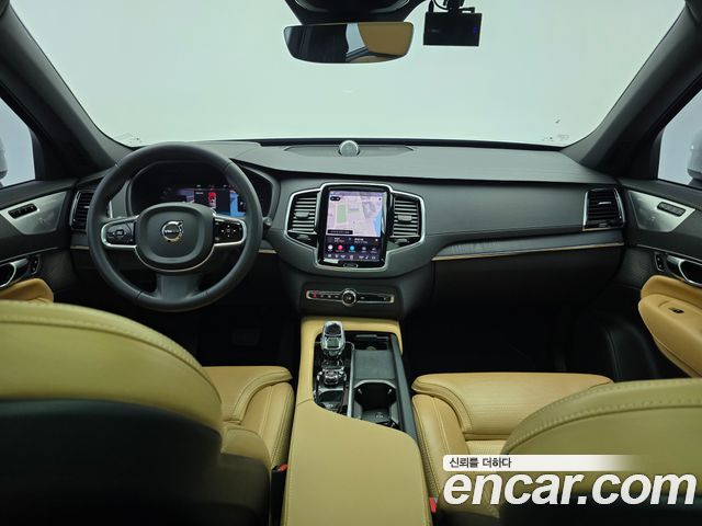 Volvo XC90 — interior
