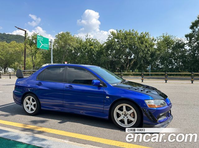 Mitsubishi Lancer Evolution — interior