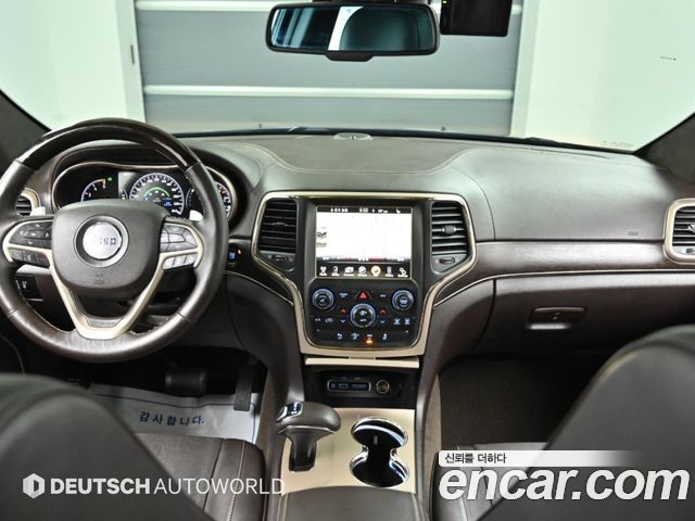 Jeep Cherokee — interior