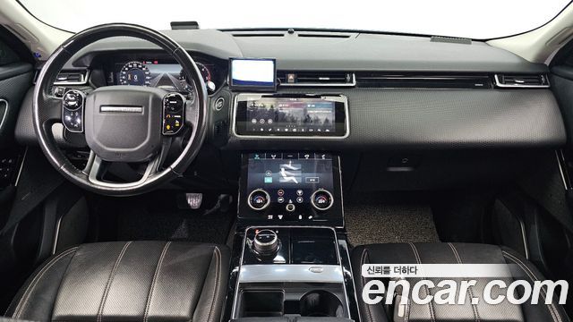 Land Rover Range Rover Velar — interior
