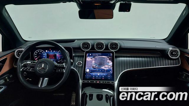 Mercedes-Benz GLC-Class — interior