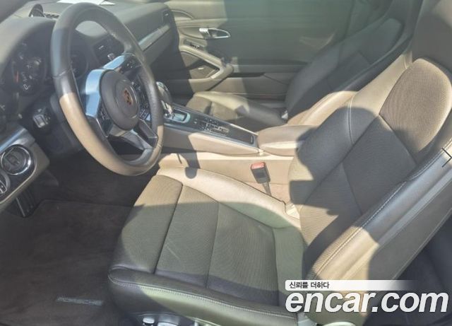 Porsche 911 — interior
