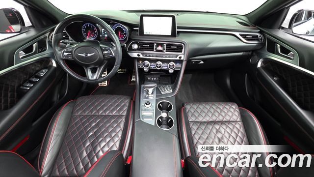 Genesis G70 — interior