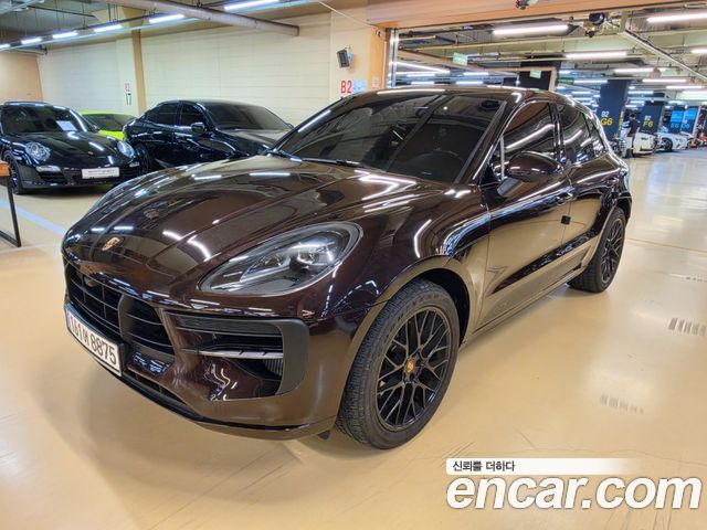 Porsche Macan — exterior