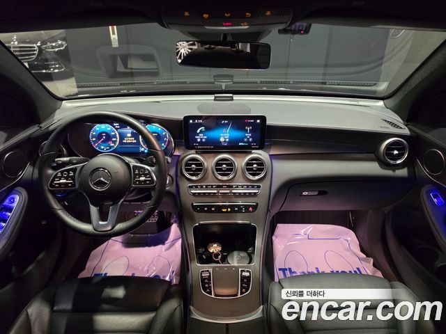Mercedes-Benz GLC-Class — interior