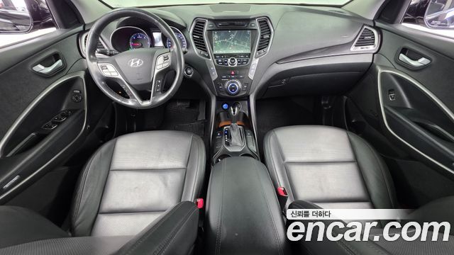 Hyundai Santa Fe — interior