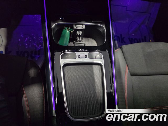 Mercedes-Benz GLA-Class — interior