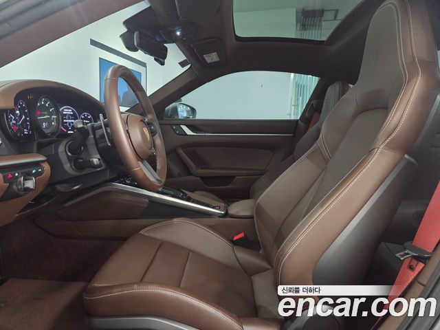 Porsche 911 — interior
