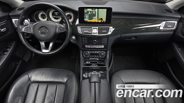 Mercedes-Benz CLS-Class — interior