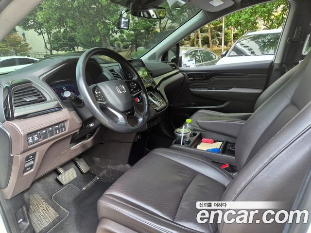 Honda Odyssey — interior