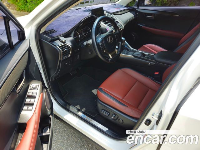 Lexus NX — interior