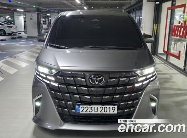 Toyota Alphard — exterior