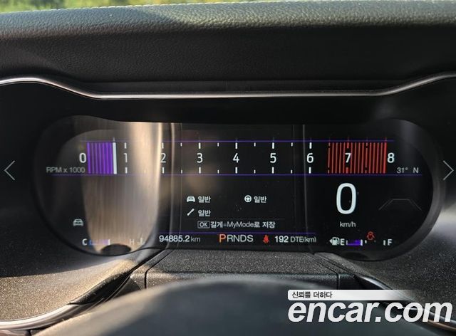 Ford Mustang — interior