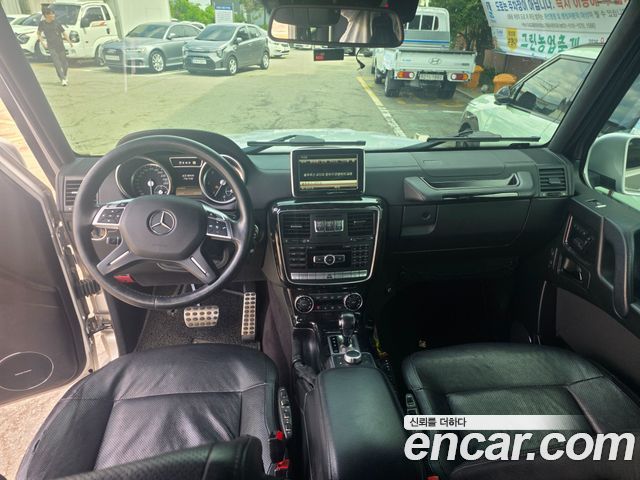 Mercedes-Benz G-Class — interior