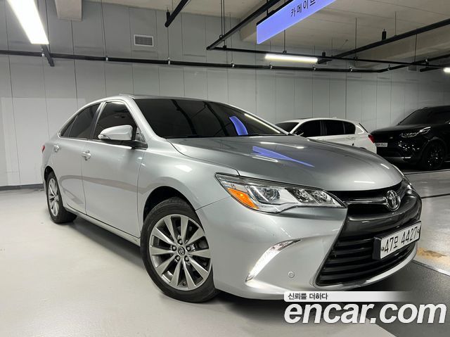 Toyota Camry — exterior