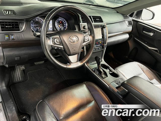 Toyota Camry — interior