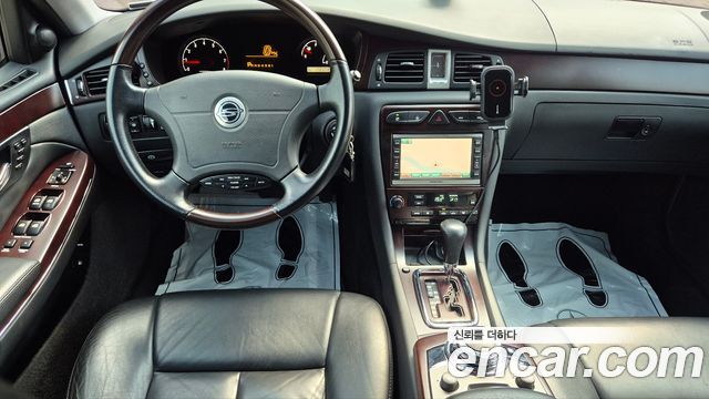 KG Mobility Chairman — interior