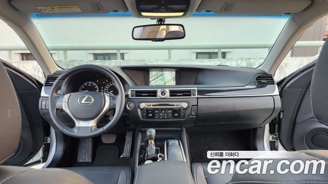 Lexus GS — interior