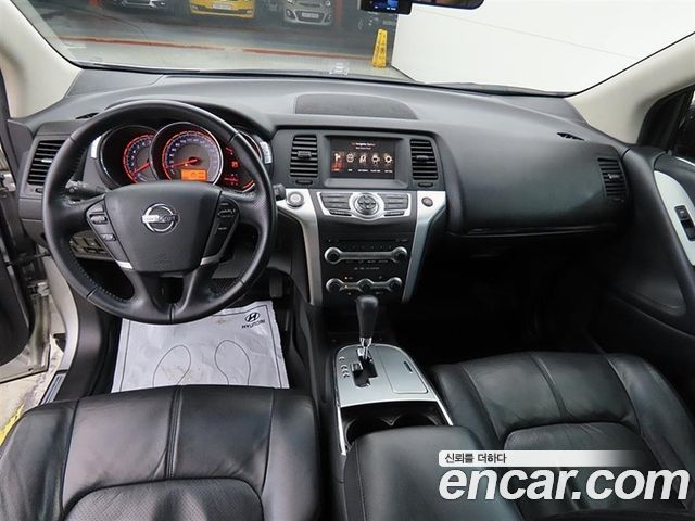 Nissan Murano — interior