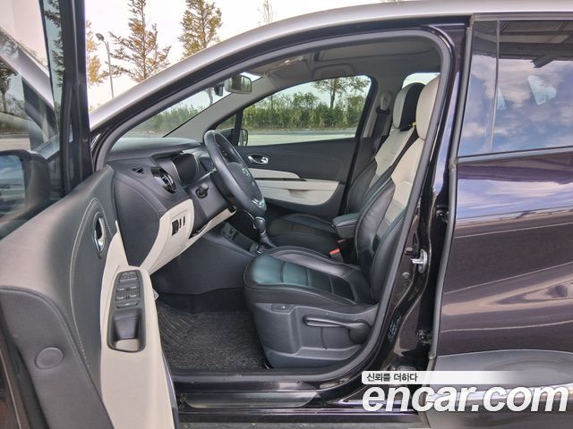 Renault Korea QM3 — interior