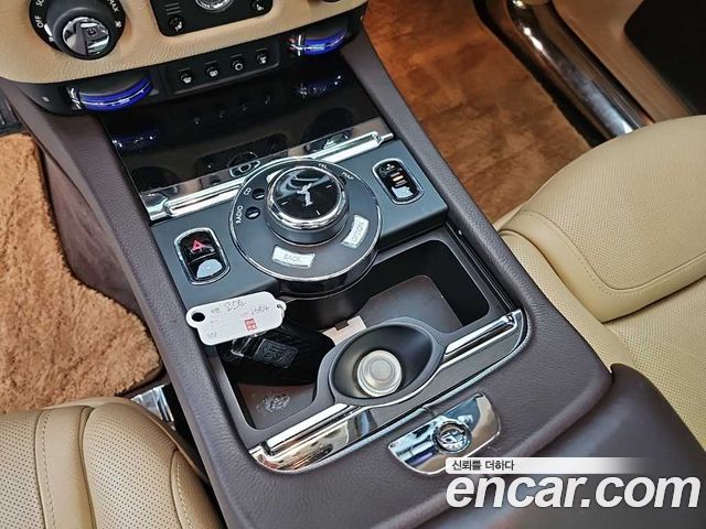 Rolls-Royce Ghost — interior