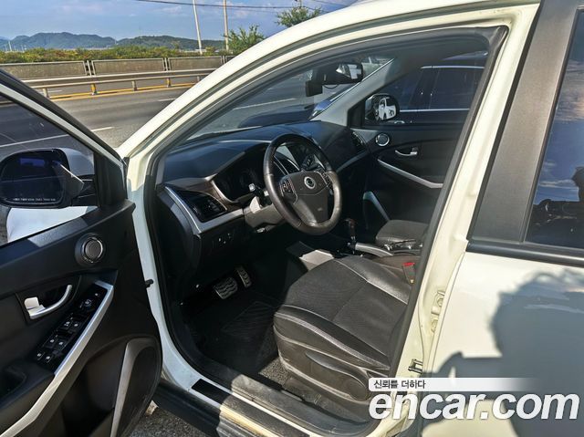 KG Mobility Korando — interior