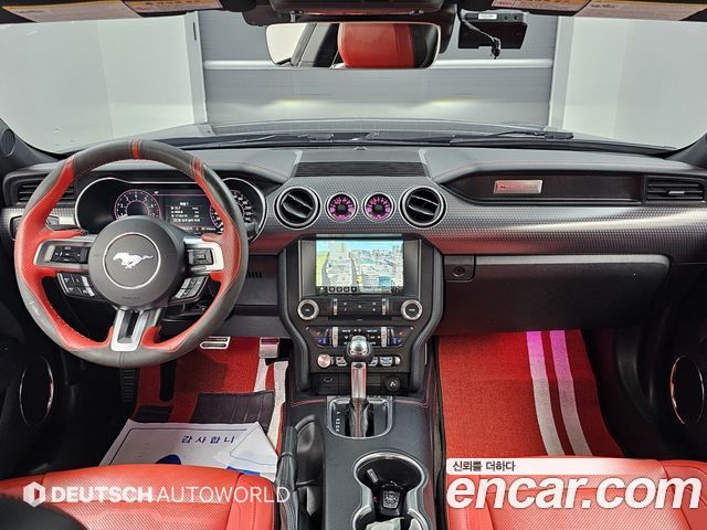 Ford Mustang — interior