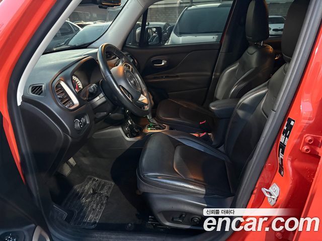 Jeep Renegade — interior