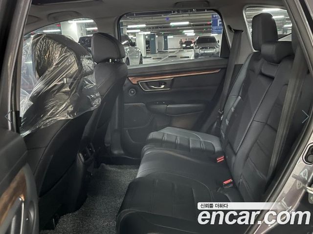 Honda CR-V — interior