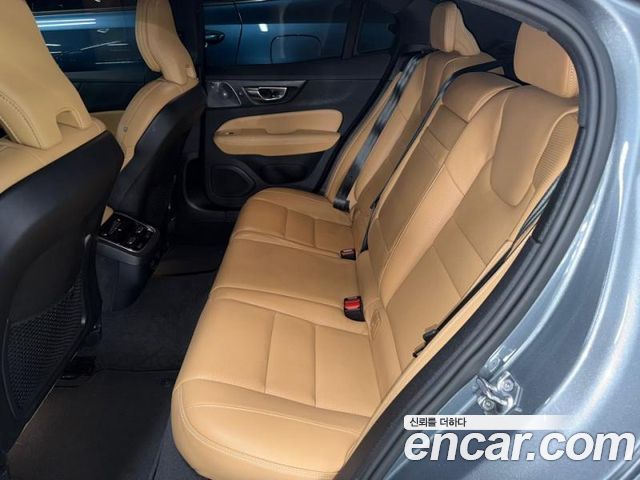 Volvo S60 — interior