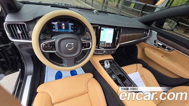 Volvo S90 — interior