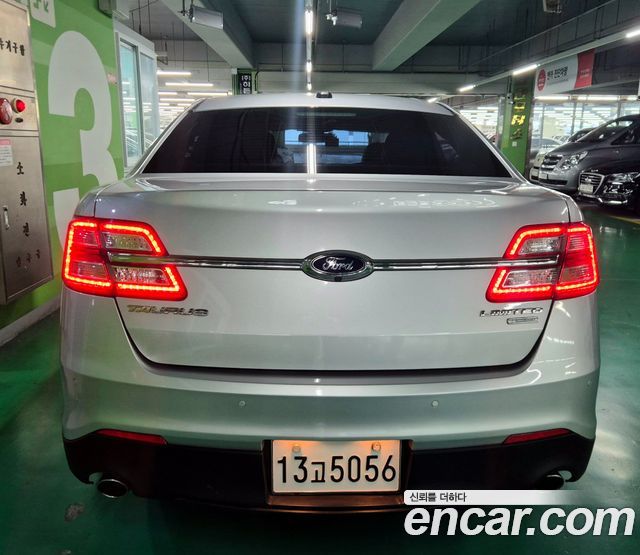 Ford Taurus — exterior