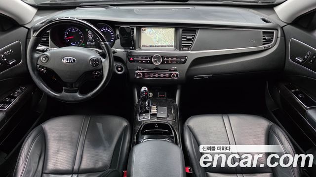 Kia K9 — interior