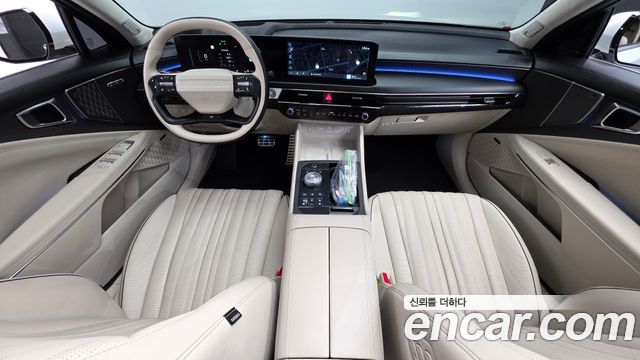 Kia K8 — interior