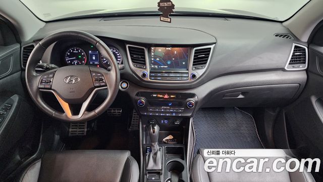 Hyundai Tucson — interior