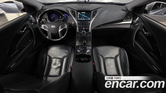 Hyundai Grandeur — interior