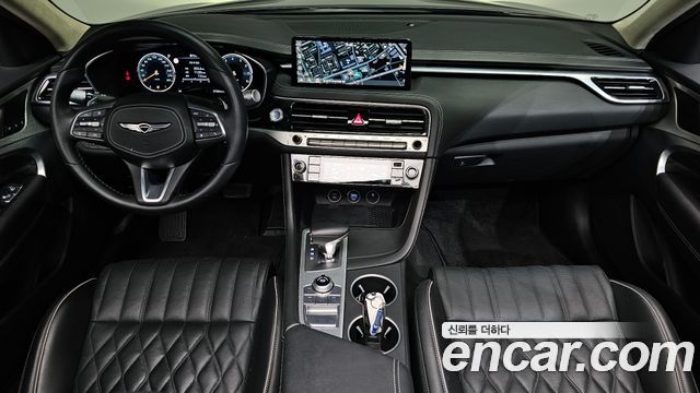 Genesis G70 — interior