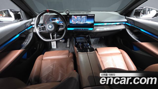 BMW i5 — interior