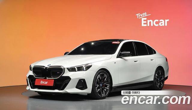 BMW i5 — exterior